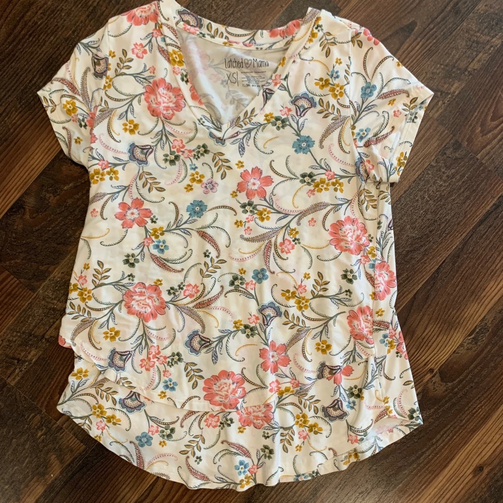V Neck Boyfriend Nursing Tee Latched Mama